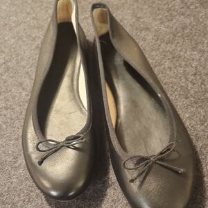 8.5 M - J. Crew Black Leather Ballet Flats